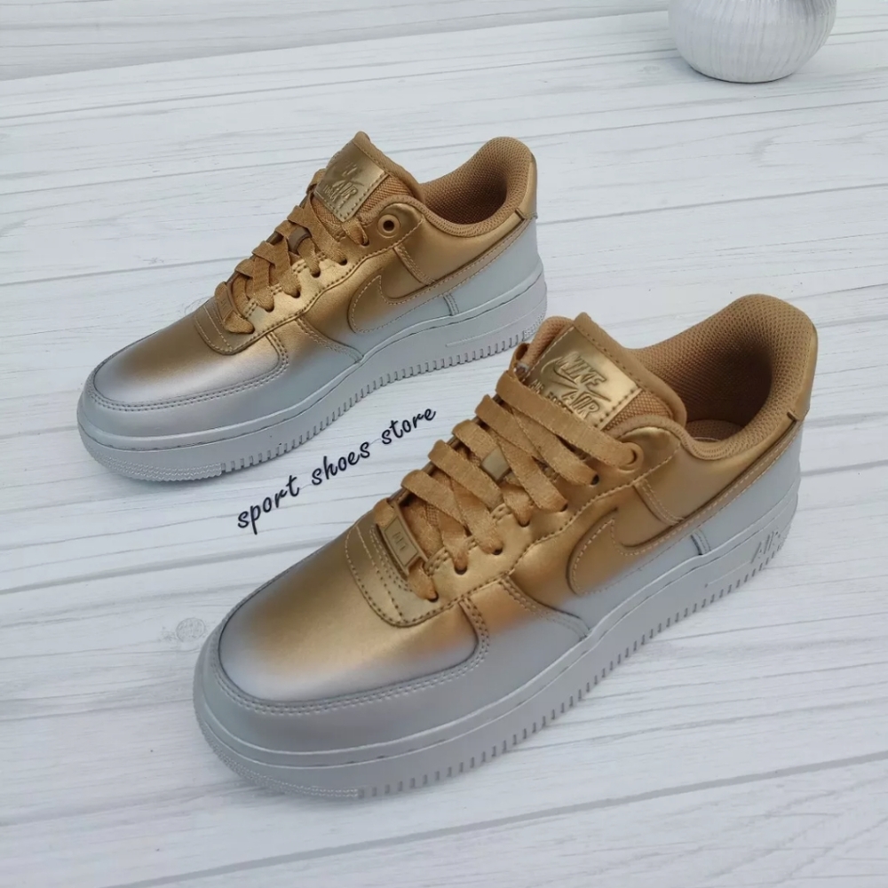 6.5 WOMEN'S NIKE AIR FORCE ONE AF1 GOLD 898889-012 - Picture 2 of 5